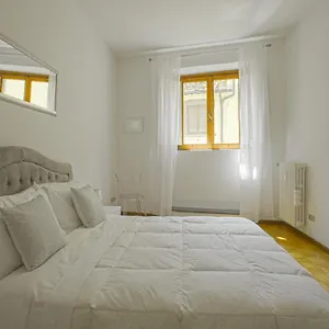 https://apt-domus-palanti.it-tuscanyhotel.com