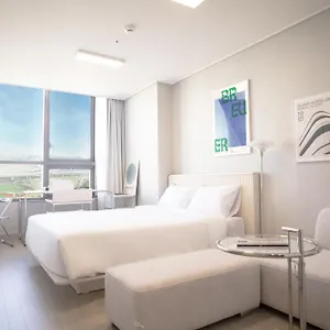 Апартаменты Uh Flat The Songdo, Инчон